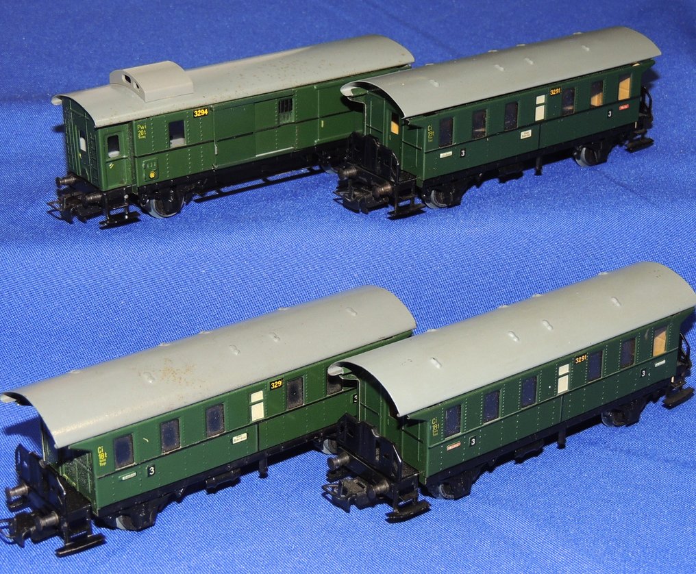 Märklin H0 - 329/1 (4002.1)/329/4 (4003.1) - Vagón de tren de pasajeros a escala (4) - 4 cañones - DB #1.0