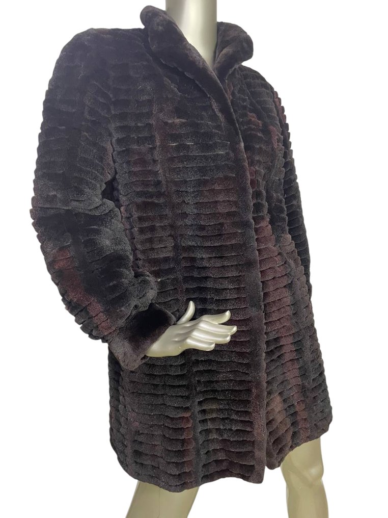 Artisan Furrier - Pels #3.2