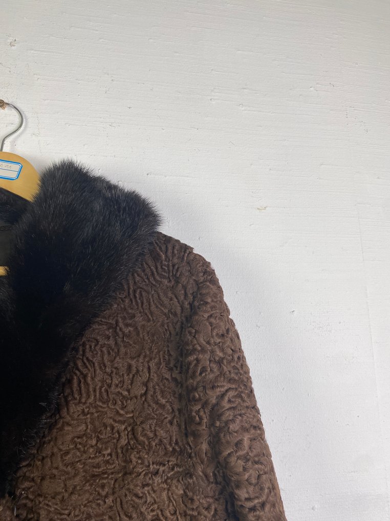 Artisan Furrier - Γούνινο παλτό #3.2