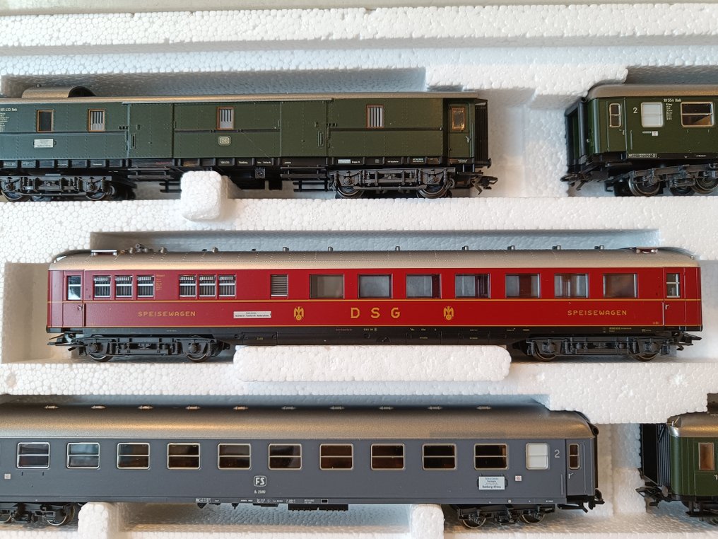 Märklin H0 - 42941 - Set di carrozze passeggeri di modellini di treni (1) - Riviera Express - DB, DSG, FS #3.2