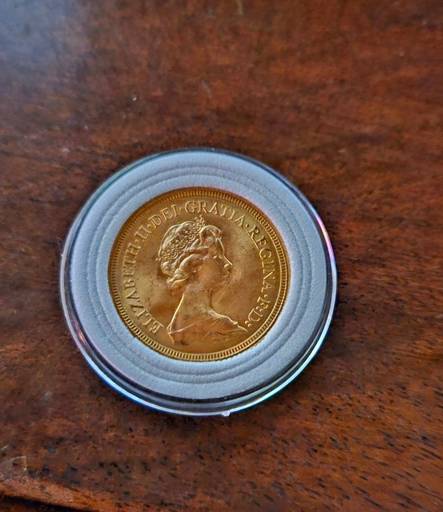 Yhdistynyt kuningaskunta. Elizabeth II. 1/2 Sovereign 1974 #1.0