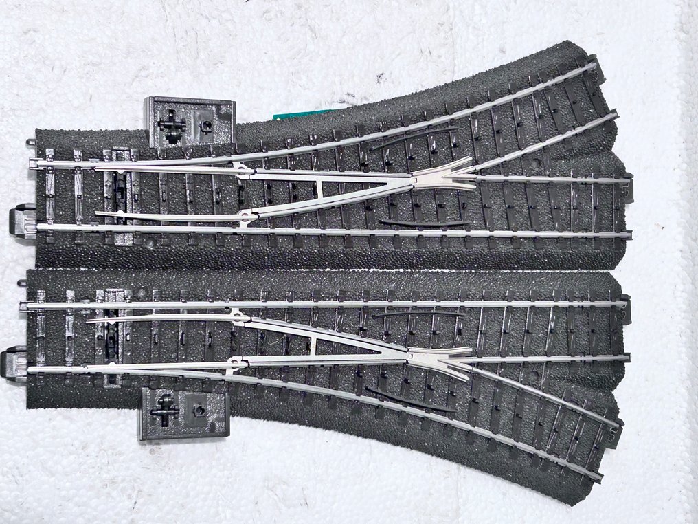 Märklin H0 - 24611/24612/74461/74491 - Modelltogspor (2) - 2x digitale wissels C-Rail #3.2