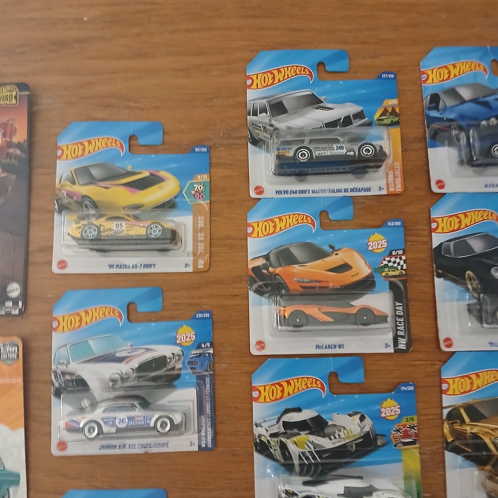 Hot Wheels 1:64 - Αυτοκίνητο μοντελισμού  (13) - '73 VOLVO 142 GL - Μικτό σύνολο #3.2