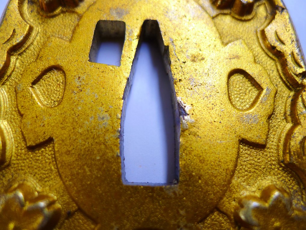 Motivo di fiori di ciliegio belli, army auto, spada, tsuba in rame. - Giappone - XX secolo #2.1