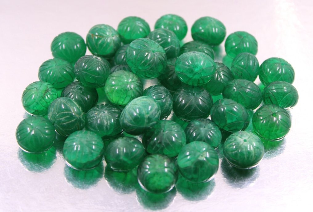 39 nagy smaragd, valóban gyönyörű kézzel faragott gyöngyök - 799 karát. Ékszer- 159.8 g #2.1