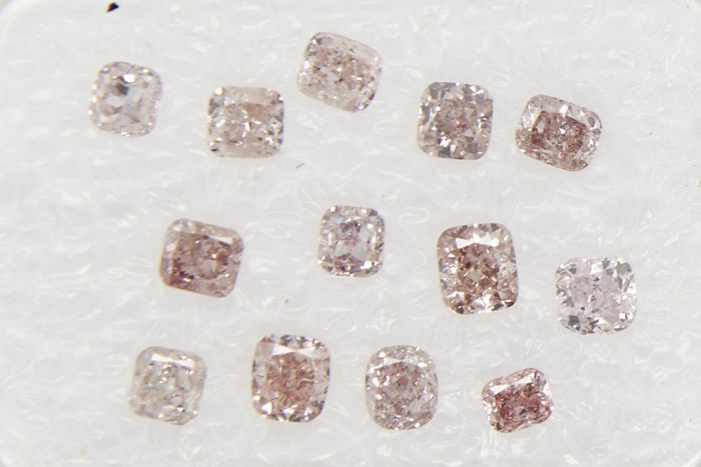 Sans prix de réserve - 13 pcs Diamant  (Naturelle)  - 0.98 ct - Coussin - VS1, VS2, SI1, SI2, I1 - Gem Report Antwerp (GRA) #1.0