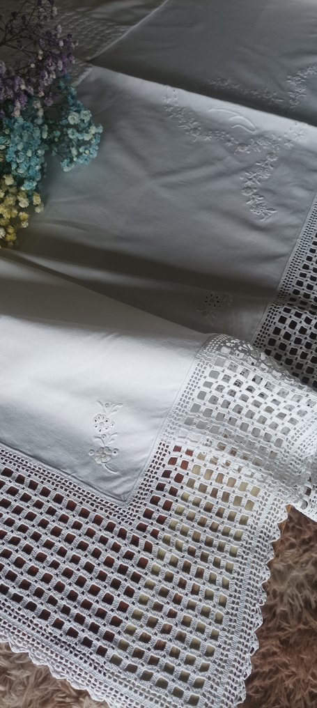Sem reserva - Conjunto de sonho do baú dos avós de lençol e fronhas com flores bordadas à mão - Lençol (3)  - 240 cm - 180 cm #2.1