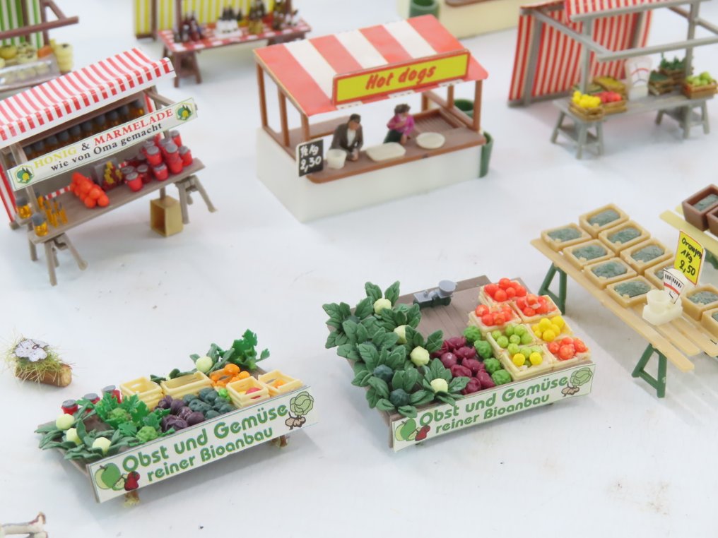 Noch, Preiser, Faller, Busch H0 - Modeltog figurer (70) - Sortiment af markedskrammer og bytilbehør samt antal figurer #4.3