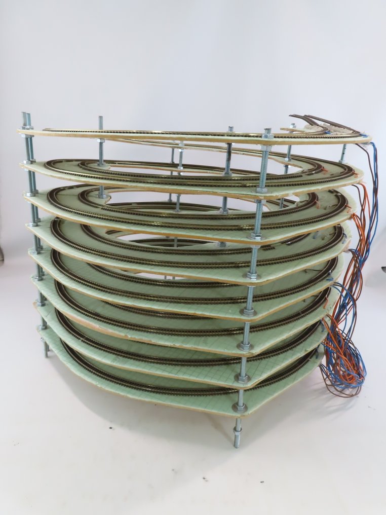 Zelfbouw N - Modelltåg landskap (1) - Helix för att övervinna höjden på 51 cm, diameter 67 cm Fleischmann rails. #4.3