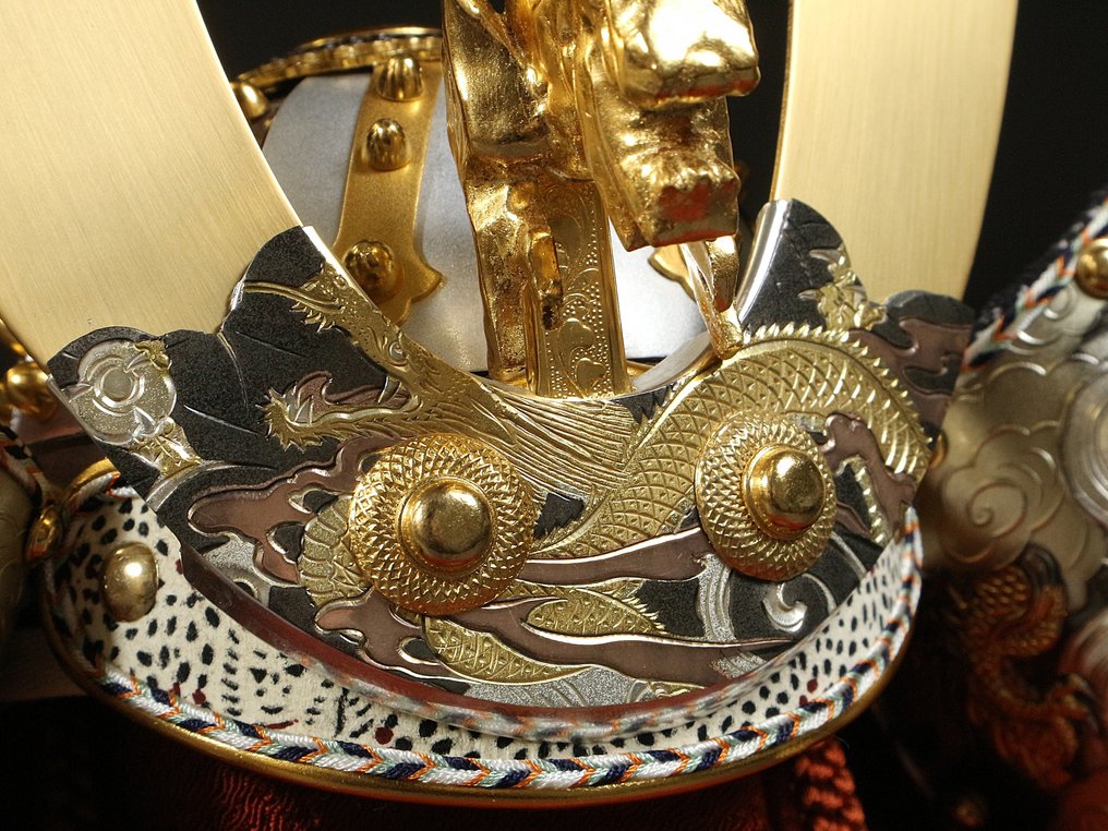 Kabuto - 日本 - 山本寛斎（山本寛斎）设计的龙纹武士头盔甲胄展示品——（无底价） #2.1