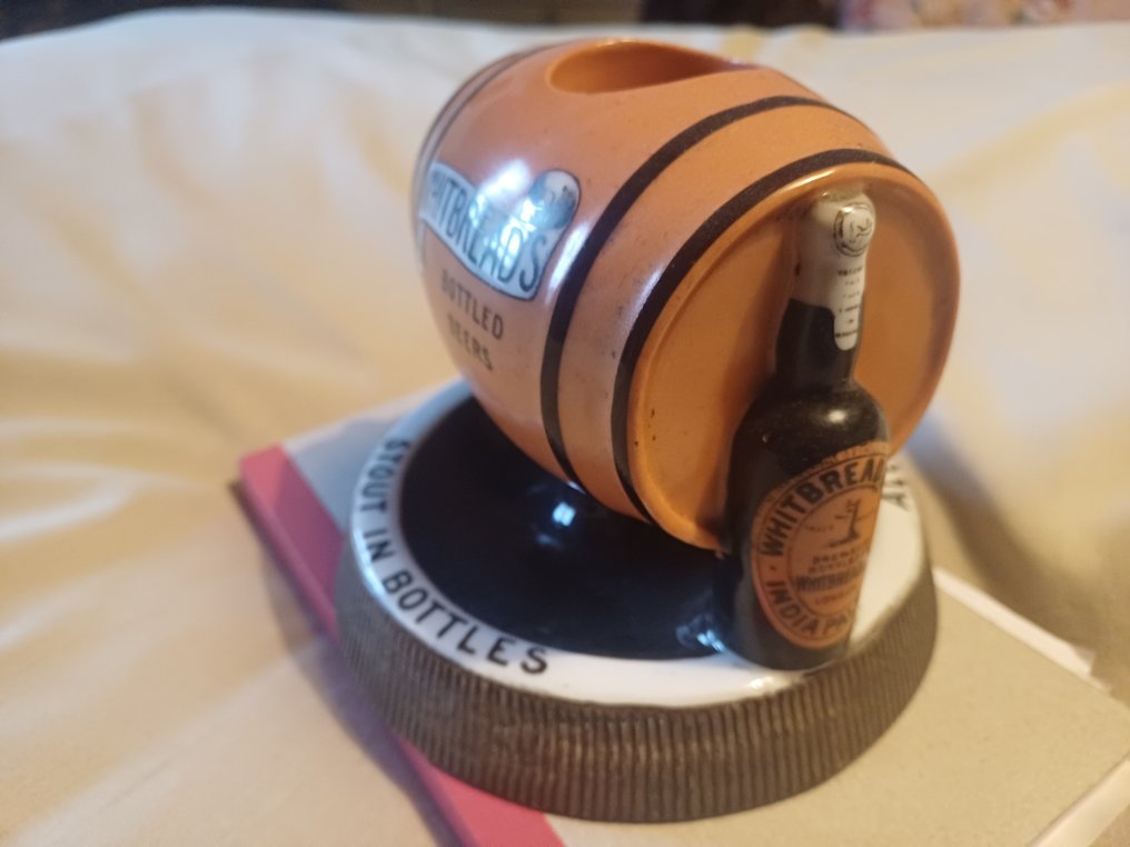 Πορσελάνινη πυρίτιδα Whithbred's Ale - Stout - Γοητευτική εμφιαλωμένη μπύρα Whithbred, διαφημιστικό - Whitbread's & C° Ltd - Διαφημιστική πινακίδα - Πορσελάνη #2.1