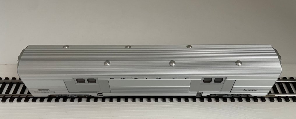 Märklin H0 - Uit Set 29848 . - Model train (2) - STREAMLINER, Baggage / Sleeper. 2002. - Santa Fe #4.3