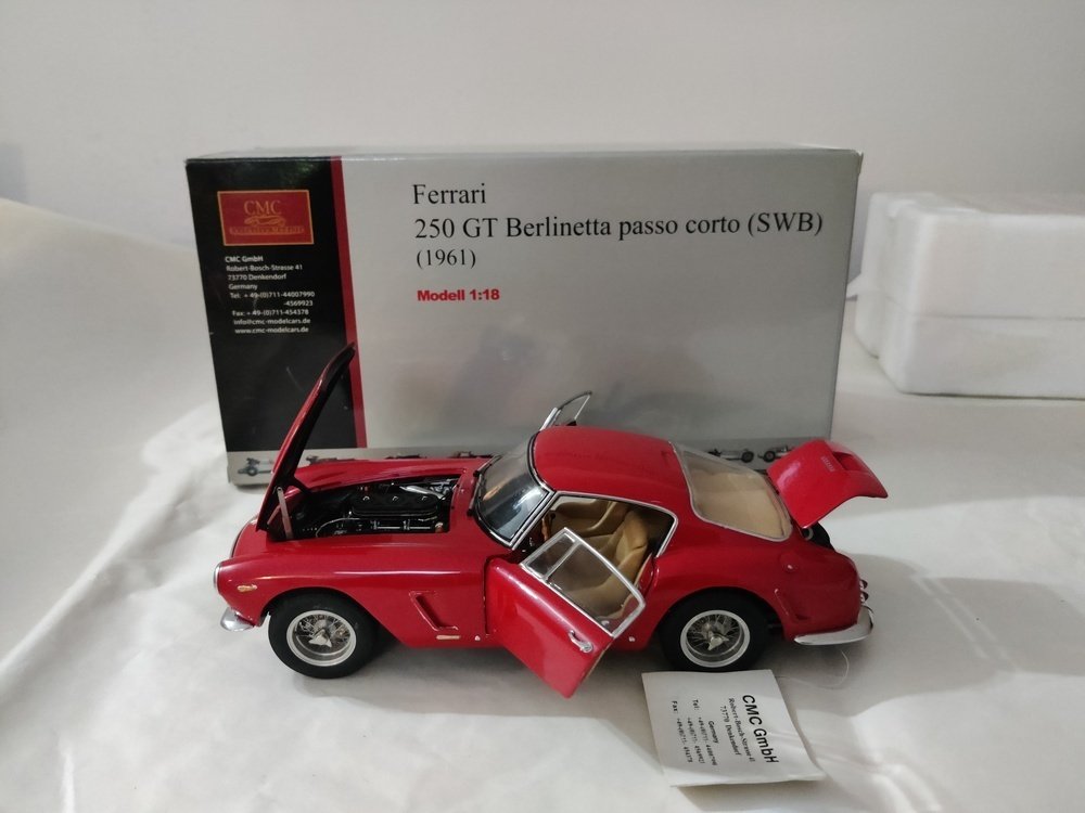 CMC 1:18 - Modellino di auto - Ferrari 250GT Berlinetta passo corto (SWB) 1961 - M-046 #1.0