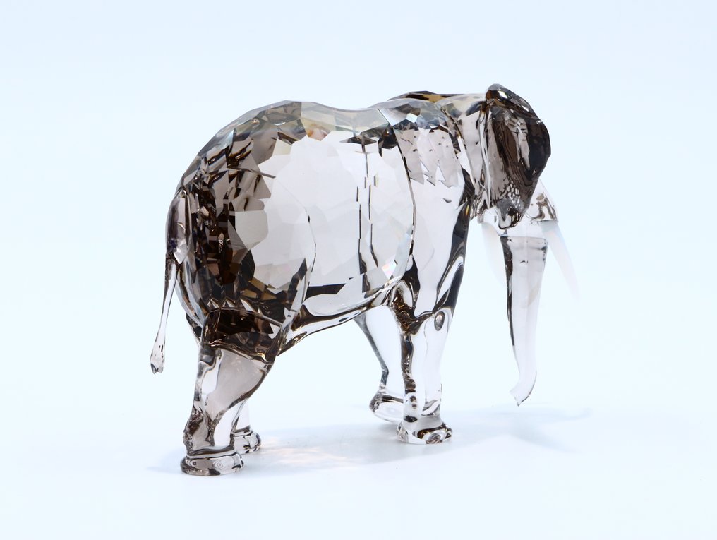 Figure - Swarovski Crystal - SCS - Jaarlijkse Editie 2022 - Olifant Grootmoeder Fayola (Boxed + certificate) - Crystal #4.3