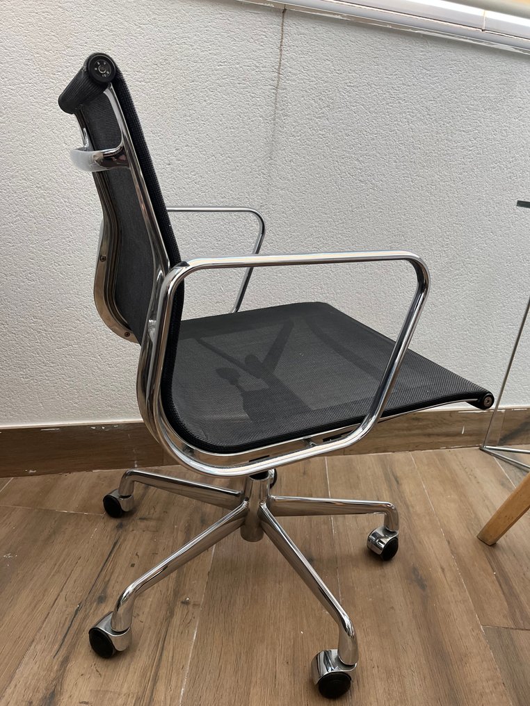ICF - Charles & Ray Eames - Office chair - EA117 - Aluminium, Polyester - Aluminum Office Chair #4.3
