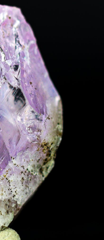 Museum Grade Kunzite Specimen • 27.20 ct • Monumental Crystal Geometry & Lustre - Height: 33 mm - Width: 12 mm- 5.44 g - (1) #2.1