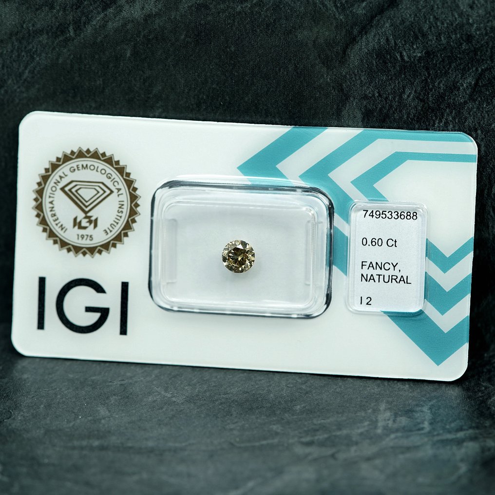Ei pohjahintaa - 1 pcs Timantti  (Luonnonvärinen)  - 0.60 ct - Pyöreä - Fancy light Rusehtava Keltainen - I2 - Kansainvälinen gemologinen instituutti (IGI) #4.3
