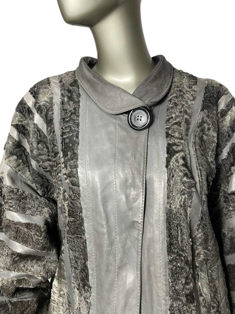 Artisan Furrier - Fur coat #2.1