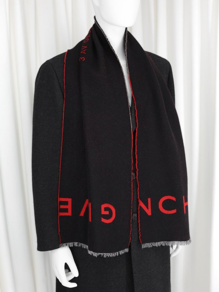 Givenchy - Eșarfă #1.0