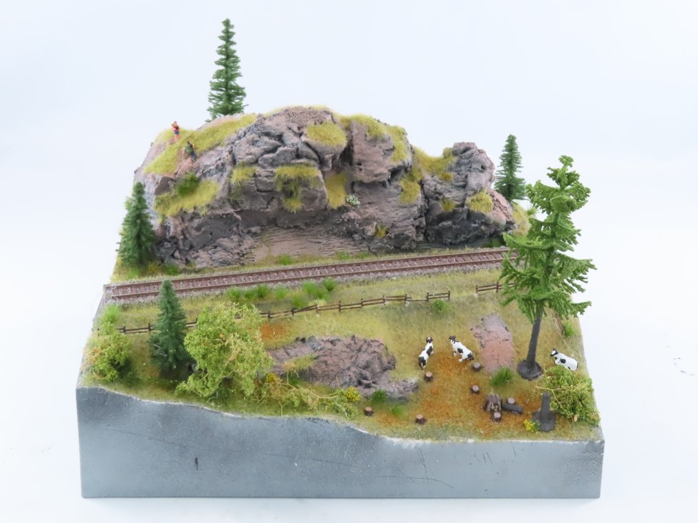 Noch, Busch H0 - Τοπίο τρένου μοντελισμού (1) - Πάρα πολύ λεπτομερές διάκοσμο βουνού, όμορφο όπως μια γραμμή γραφής. #1.0