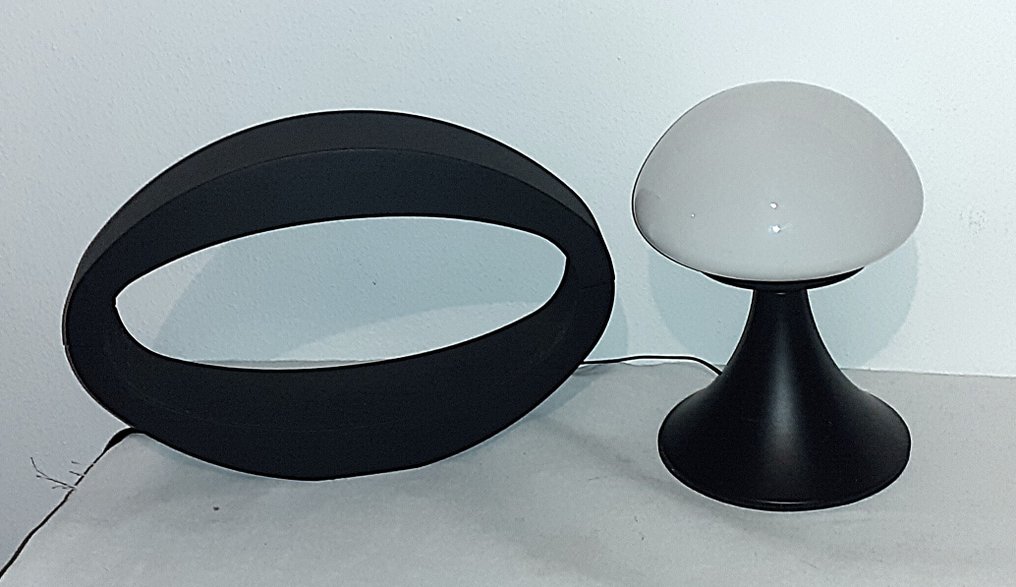 Massive en Reliving - Επιτραπέζιο φωτιστικό (3) - Berio & Mush-Roomlight - Μαύρο επικαλυμμένο αλουμίνιο/μέταλλο και γυαλί - Duo Twist: Μαύρες Ομορφιές #3.2