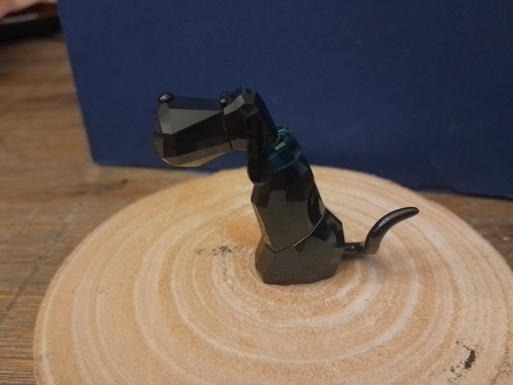 Swarovski - Figurine - Salvator - Dog - 935721 - Box + Certificate - Crystal #3.2