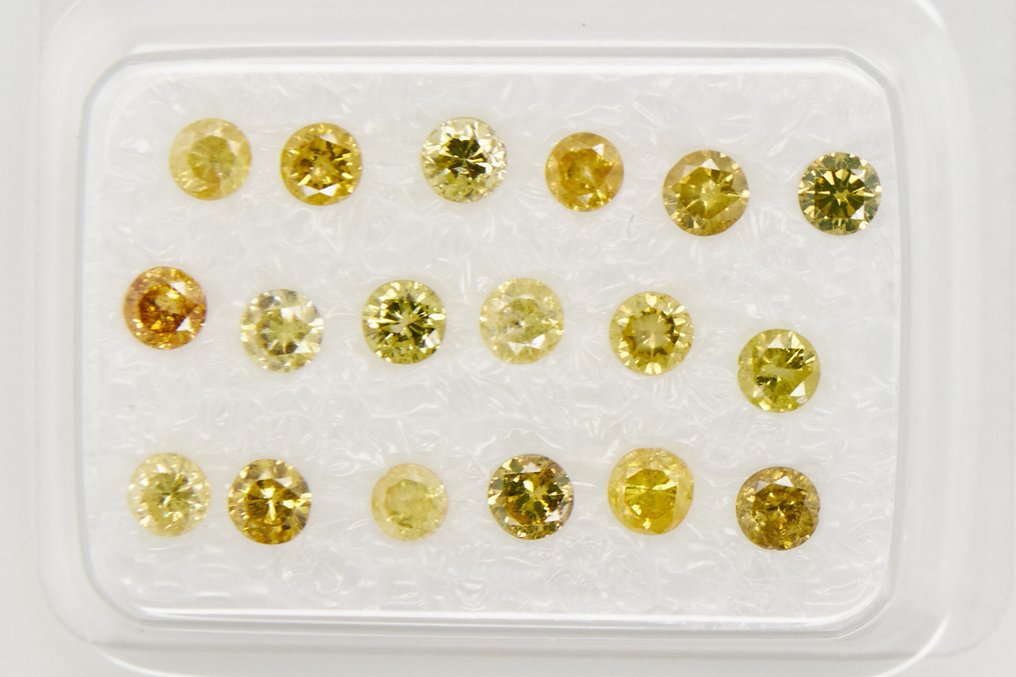 沒有保留價 - 18 pcs 鑽石  (經顏色處理)  - 0.93 ct - 圓形 - I1, I2, I3 - Gem Report Antwerp (GRA) #2.1