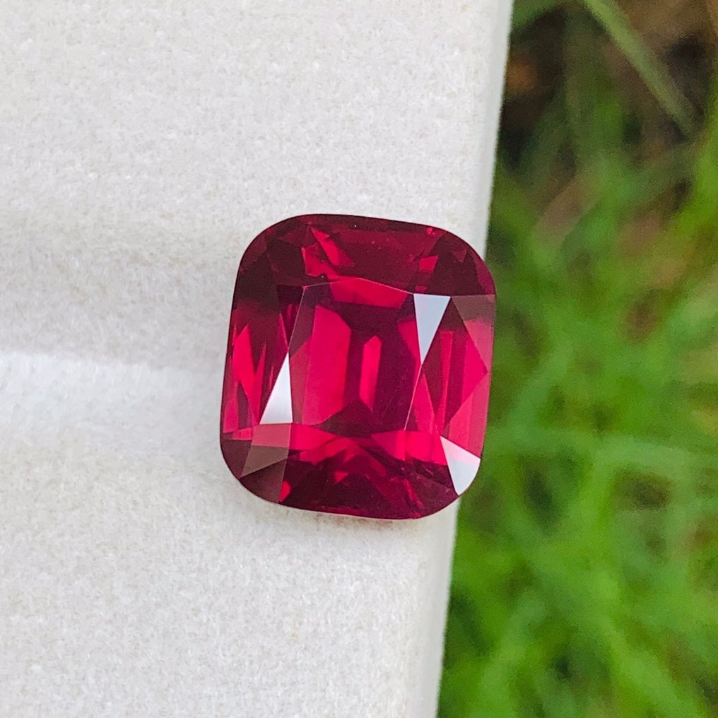 1 pcs  红色 尖晶石  - 8.58 ct - 瑞士宝石研究中心（GRS） - 巨大尺寸的Mahenge尖晶石 #1.0