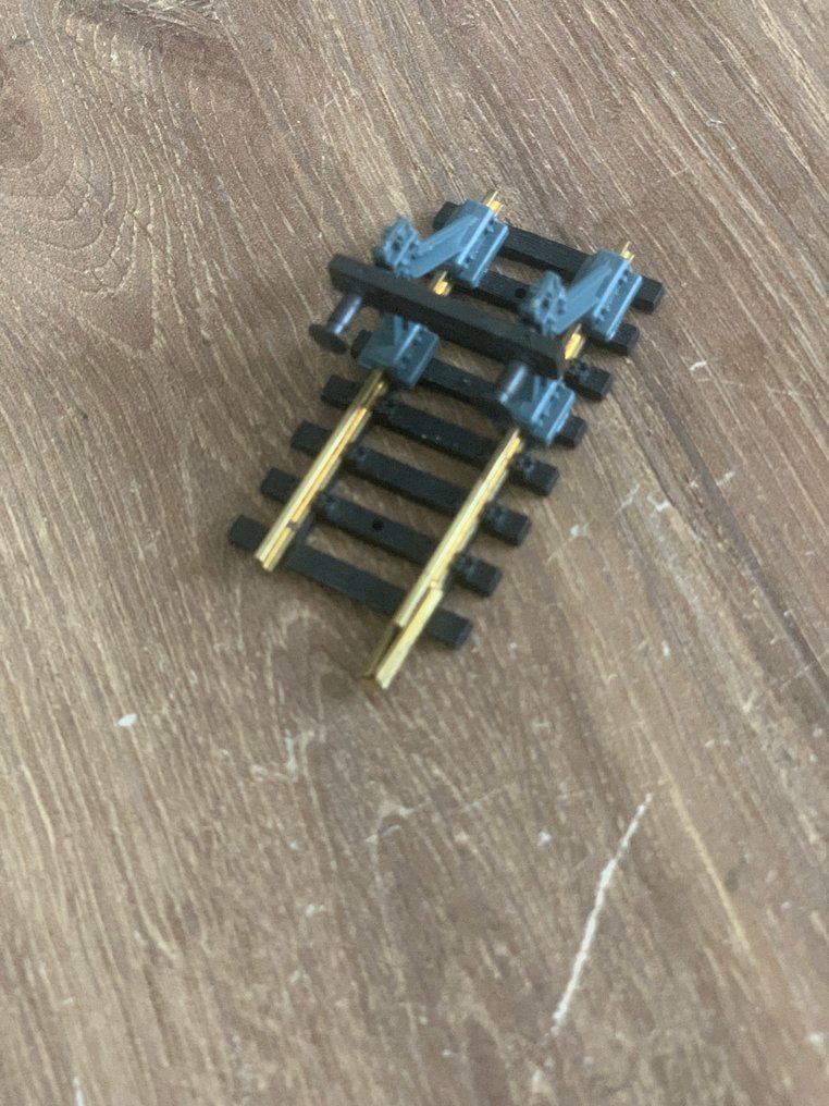 Fleischmann H0 - Tory kolejowe (modelarstwo) (80) - Bez resztek farby lub kleju, a wszystkie śruby są obecne. - DB #4.3