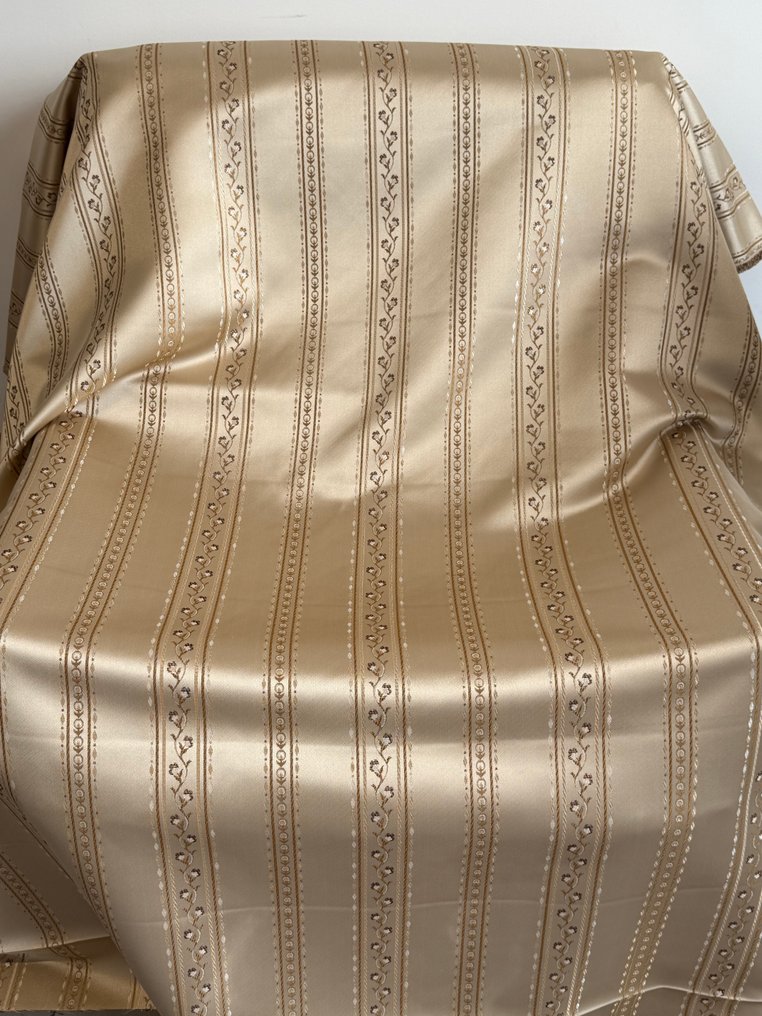 Fioriture d’Oro su Righe di Seta – Lampasso Elegante a Telaio - Tessuto per tappezzeria  - 4 m - 1.4 m #1.0