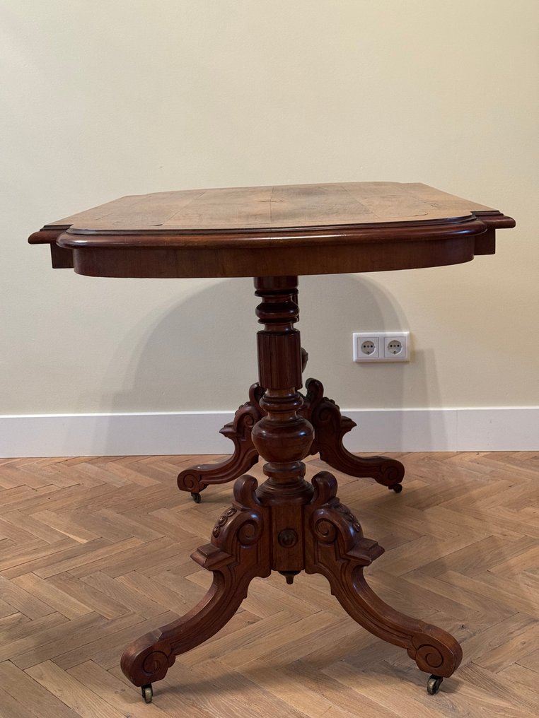 ambachtelijk gemaakt - Dining table - rectangular sheet with rounded corners - Walnut - Walnut centre table #4.3