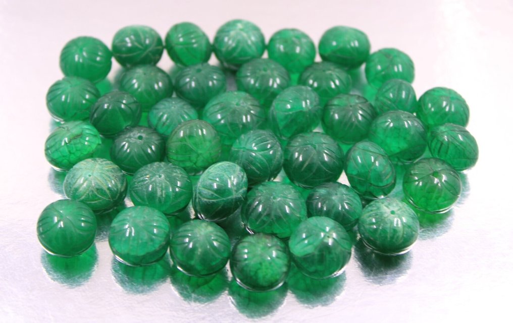 39 nagy smaragd, valóban gyönyörű kézzel faragott gyöngyök - 799 karát. Ékszer- 159.8 g #4.3