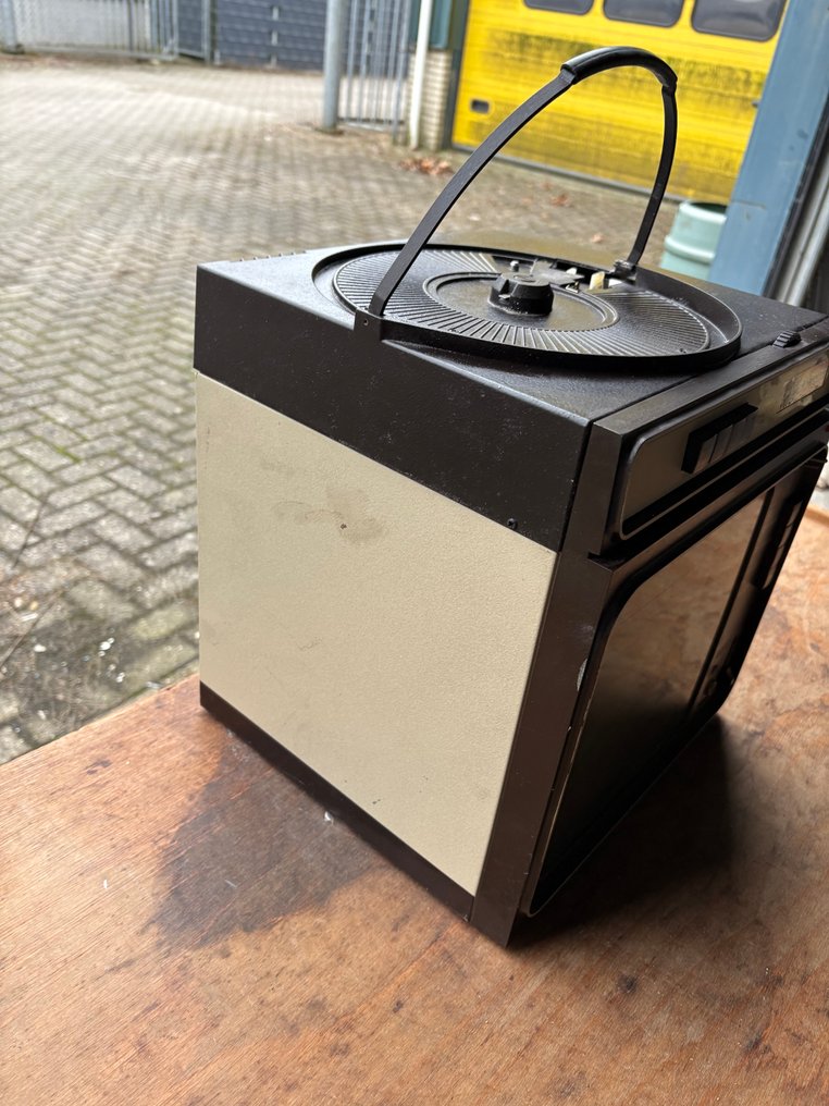 Singer Caramate, één van de vroegste draagbare Slide projector #3.2