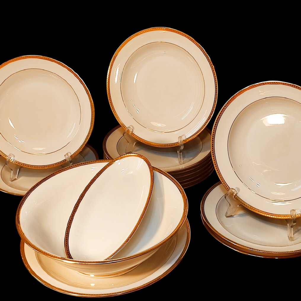 Limoges France “Seraphin” - Table service (15) - Royal gilding in Louis XV style - Fine porcelain from Limoges - Service for dinner #1.0