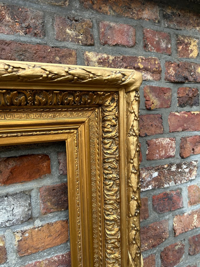 Cadre  - 118. Ancien cadre de musée en or lourd doré. Pour tableau de 60x51cm. #4.3