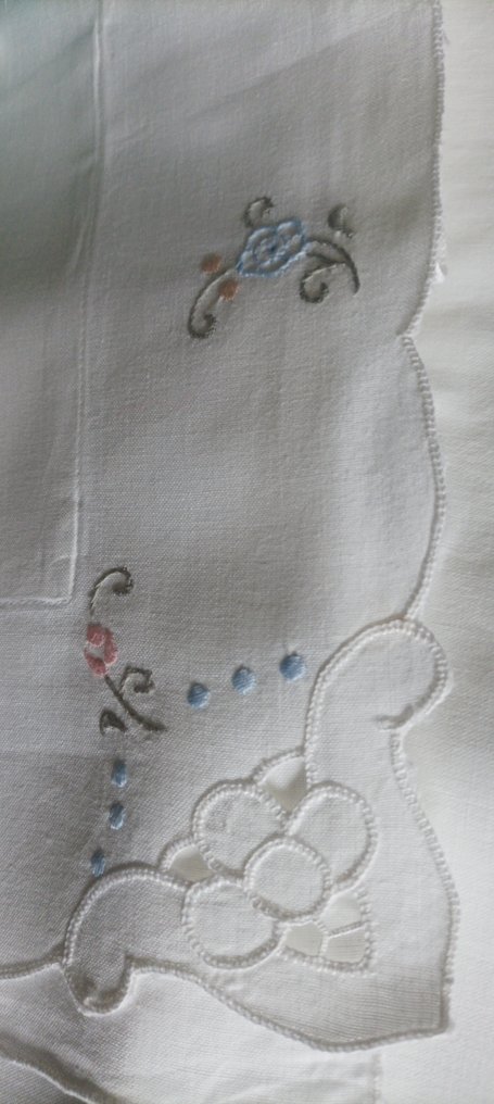 Lenzuolo meraviglioso con grandi federe e bellissimi ricami a mano in colori delicati. - Lenzuolo (3)  - 270 cm - 230 cm #4.3