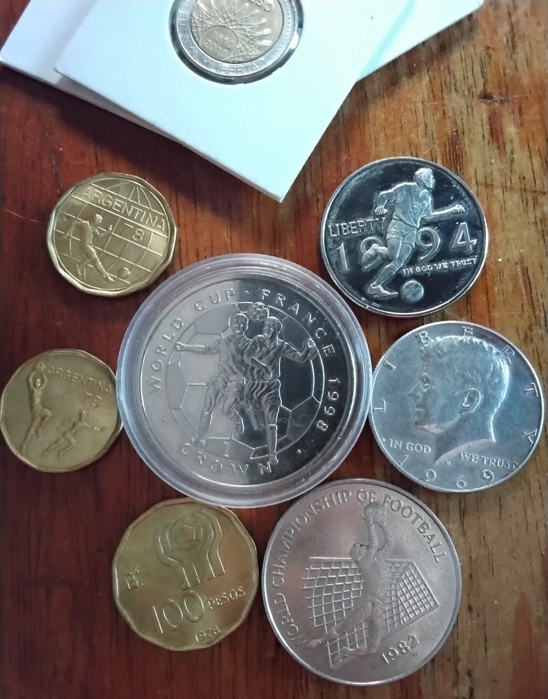 World. Lot of 13 coins  (No reserve price) #2.1