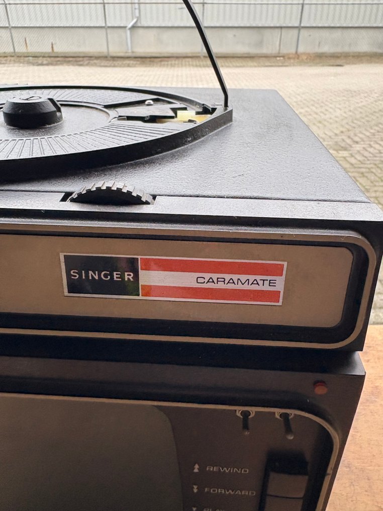 Singer Caramate, één van de vroegste draagbare Slide projector #1.0