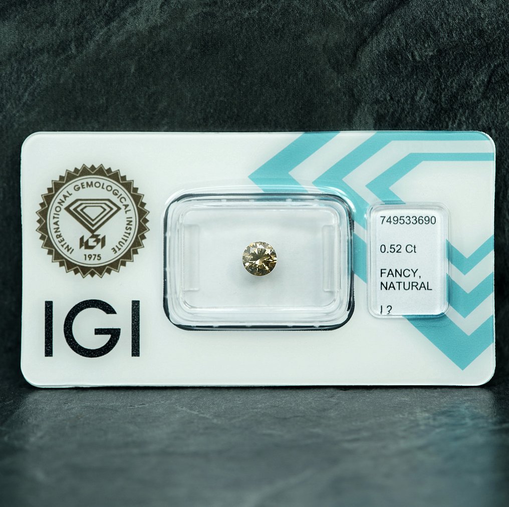 Nincs minimálár - 1 pcs Gyémánt  (Természetes színű)  - 0.52 ct - Kerek - Fancy Barnás Sárga - I2 - Nemzetközi Gemmológiai Intézet (IGI) #1.0