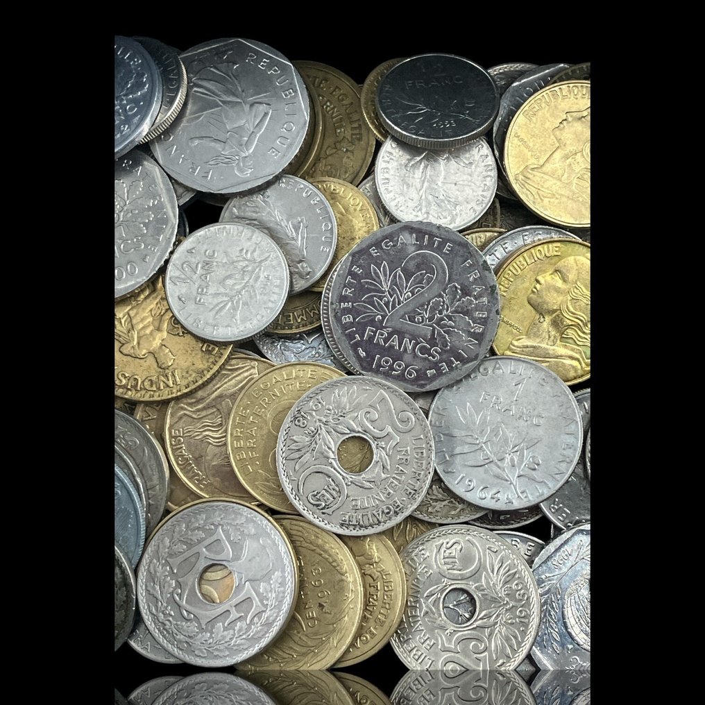 Francia. Lote de 82 Moedas de França, Várias datas, Vários Metais Várias datas (Senza prezzo di riserva) #1.0