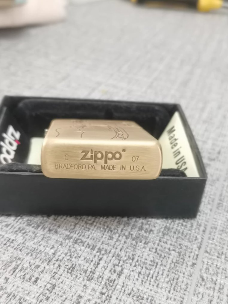 Zippo - Sexy Zippo. - Sem preço de reserva - Isqueiro - Latão #1.0