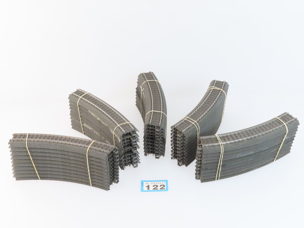 Märklin H0 - 24130 - Pienoisjunaradan raiteet (50) - 50-osainen railkavel kaarevilla railitukilla, C-rail. #2.1