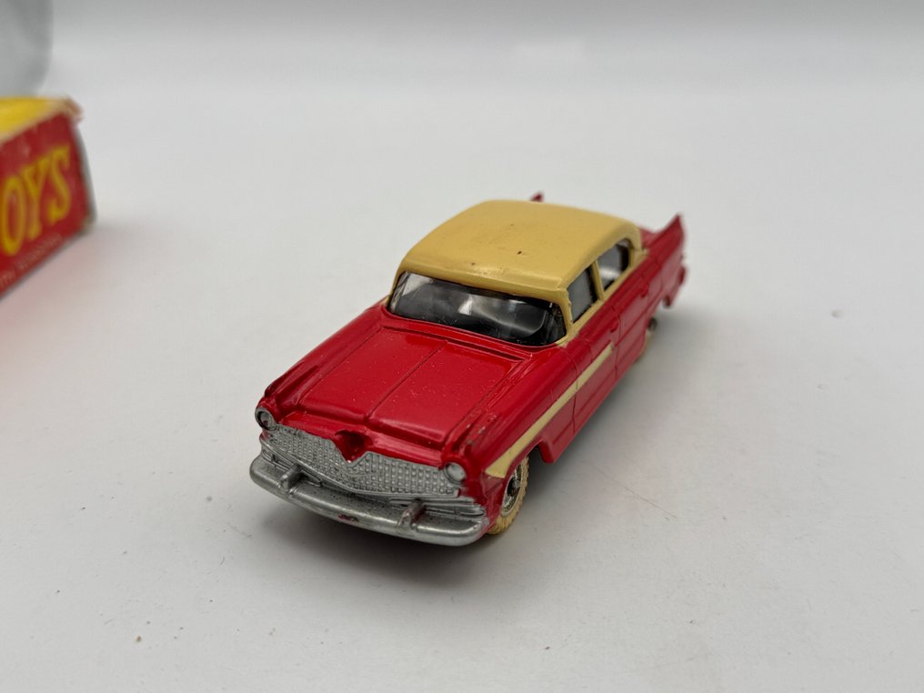 Dinky Toys - Model car - 174 Hudson Hornet Sedan With Windows, Boxed - No Reserve Price #1.0