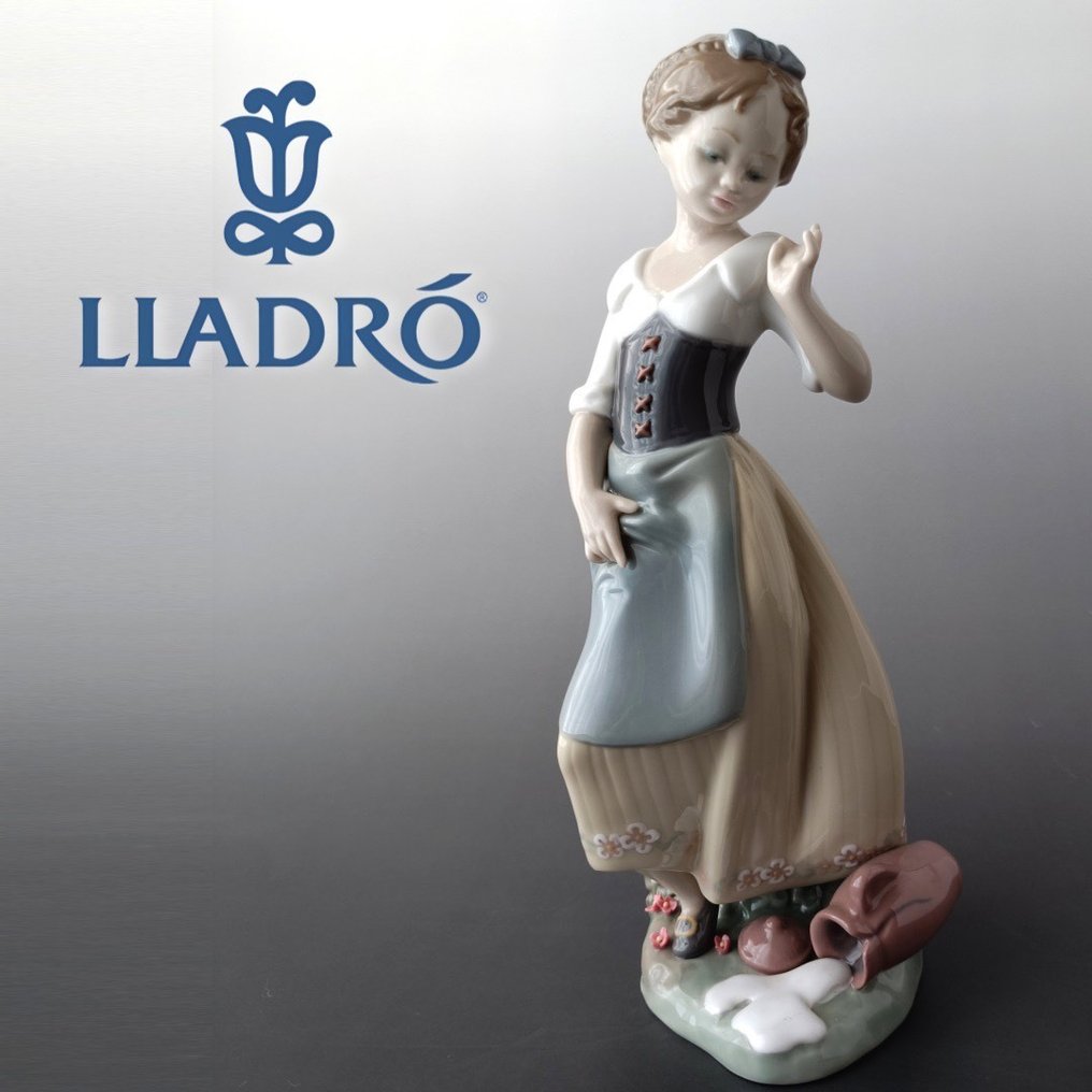 Lladró - 小塑像 - “Milkmaid” No. 8537 - 瓷器 #1.0