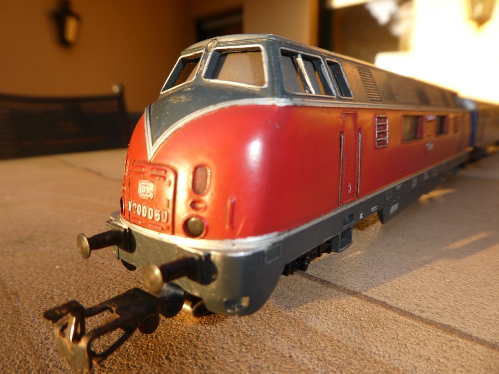 Märklin H0 - 3021/4027/4029 - Set de trenes (4) - Tren de alta velocidad, locomotora diésel V 200 con 3 coches de tren D. - DB #2.1