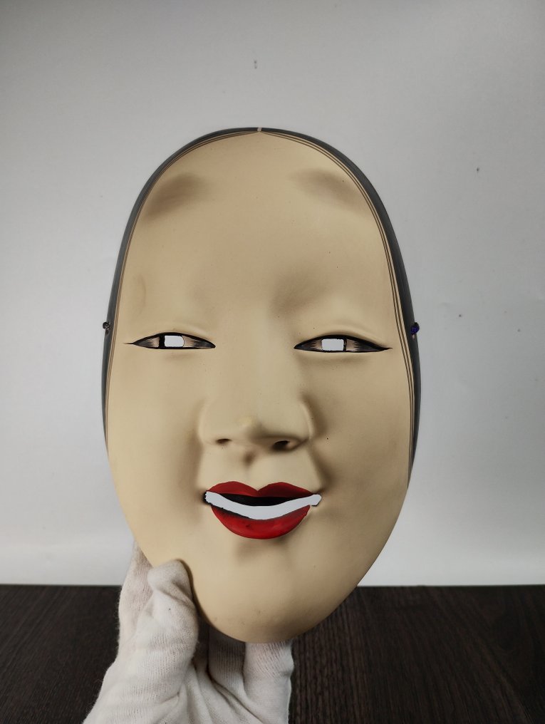 日本能乐面具 - 木 - 女性面具，签名 (没有保留价) #1.0