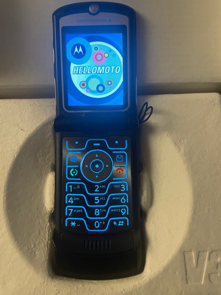 Motorola RAZR V3 - Mobile phone - In original box #2.1