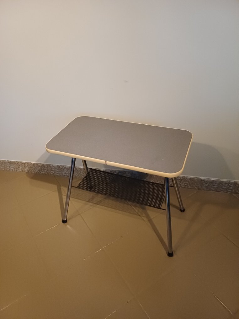 Table - Steel - vintage side table #4.3