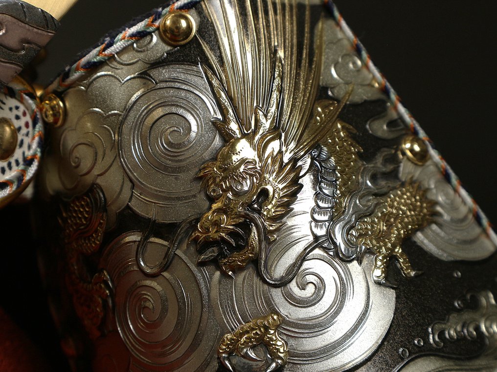 Kabuto - 日本 - 山本寛斎（山本寛斎）设计的龙纹武士头盔甲胄展示品——（无底价） #4.3