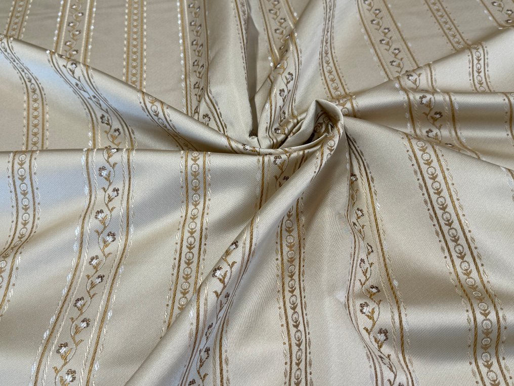 Fioriture d’Oro su Righe di Seta – Lampasso Elegante a Telaio - Tessuto per tappezzeria  - 4 m - 1.4 m #2.1